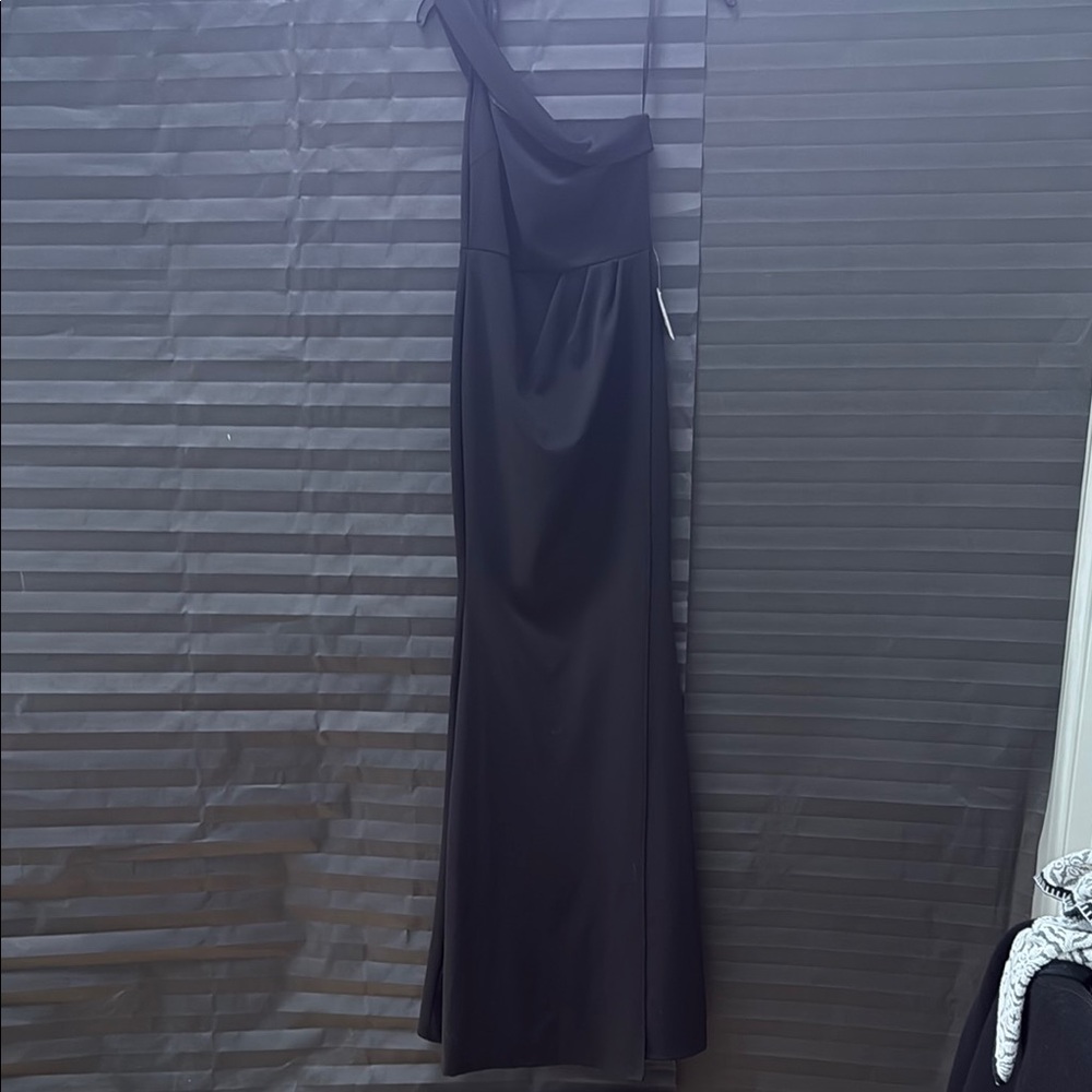 Elegant Black One-Shoulder Dress